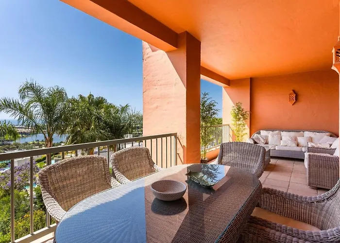 Mediterranean Swing - Royal Flamingos I * Εστεπόνα