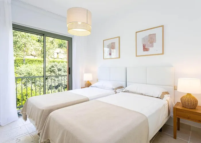 Mediterranean Swing - Royal Flamingos I * Estepona